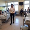 Pani Anna Mrowińska w akcji Słupscy Radni Czytają Dzieciom w Szpitalu